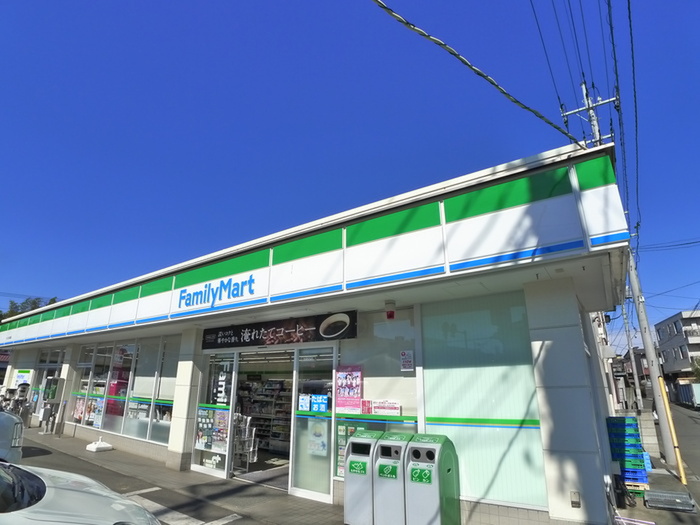コンビニ　ファミリーマートさいたま白幡店（コンビニ）まで390m