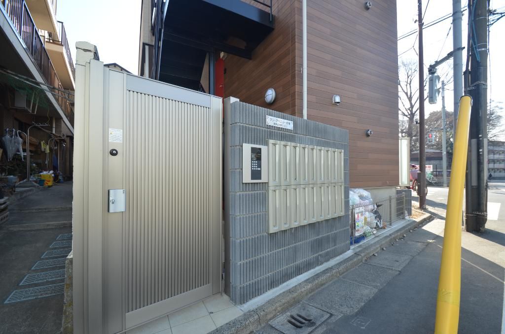 エントランス　清潔なエントランスです