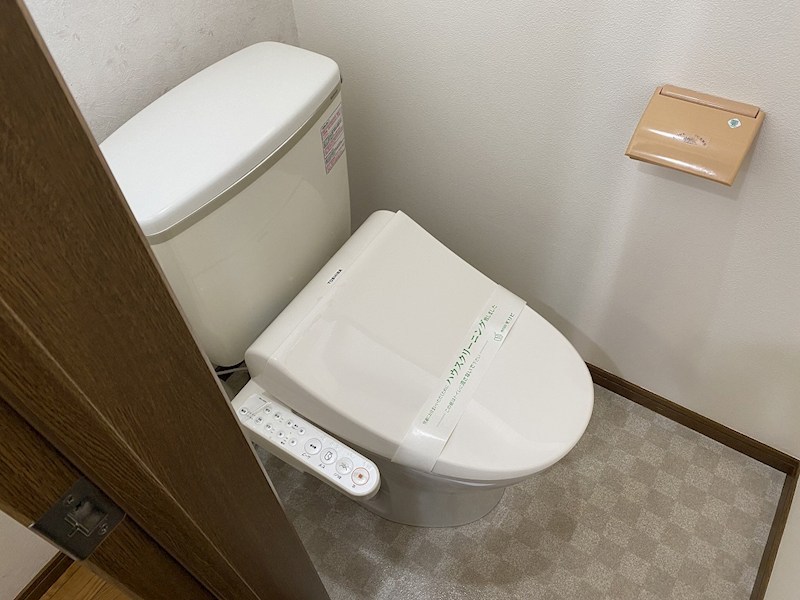 上田市 2階建 築29年のトイレ写真