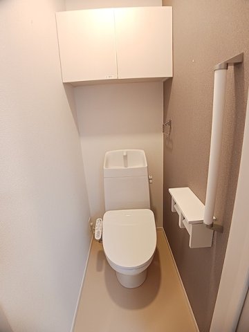 トイレ　落ち着いたトイレです
