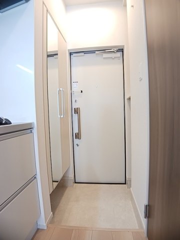 玄関　収納もある玄関です
