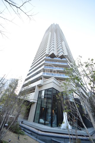 グランドメゾン上町台レジデンスタワーの外観写真