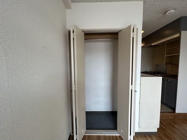 メゾンクレスト北大前IIの内装写真