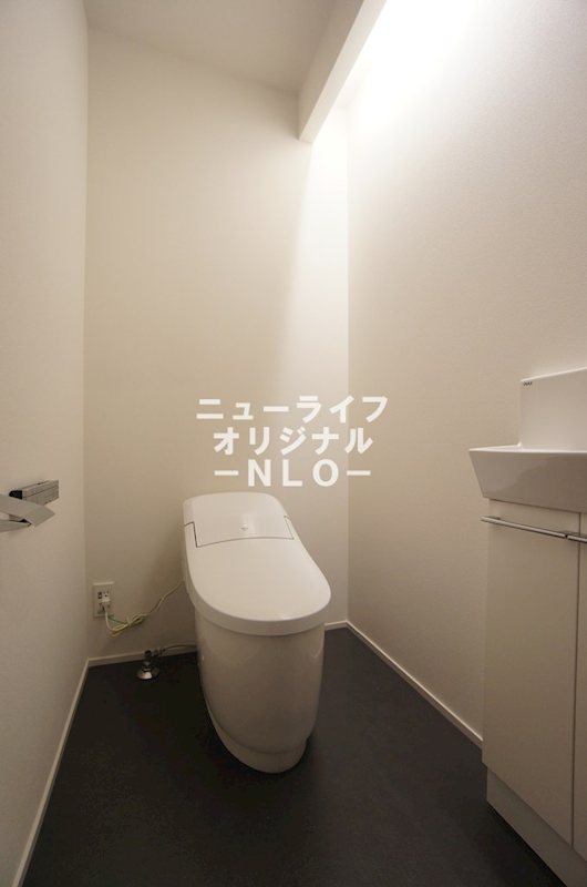 トイレ　あると嬉しい温水洗浄便座付き☆