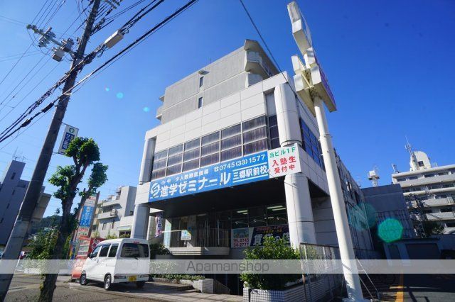 コンビニ　ローソン　ＪＲ三郷駅前店（コンビニ）まで166m