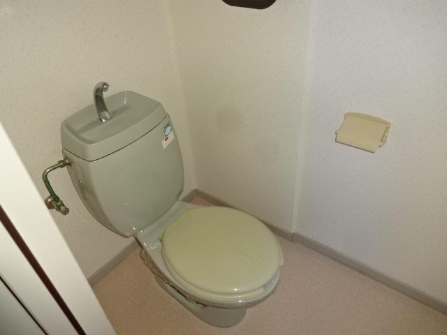 トイレ　清潔感のあるトイレですね。