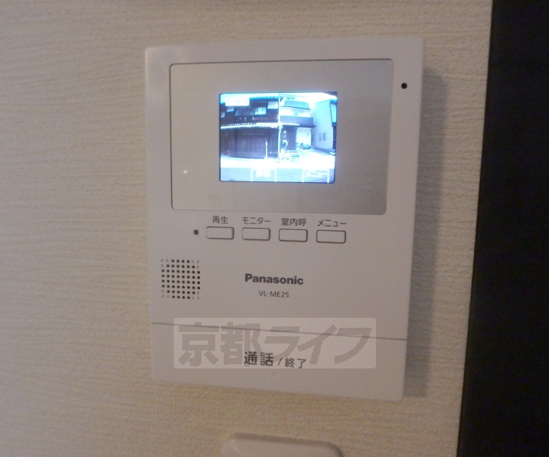 セキュリティ　来客確認ができるモニター付きです。