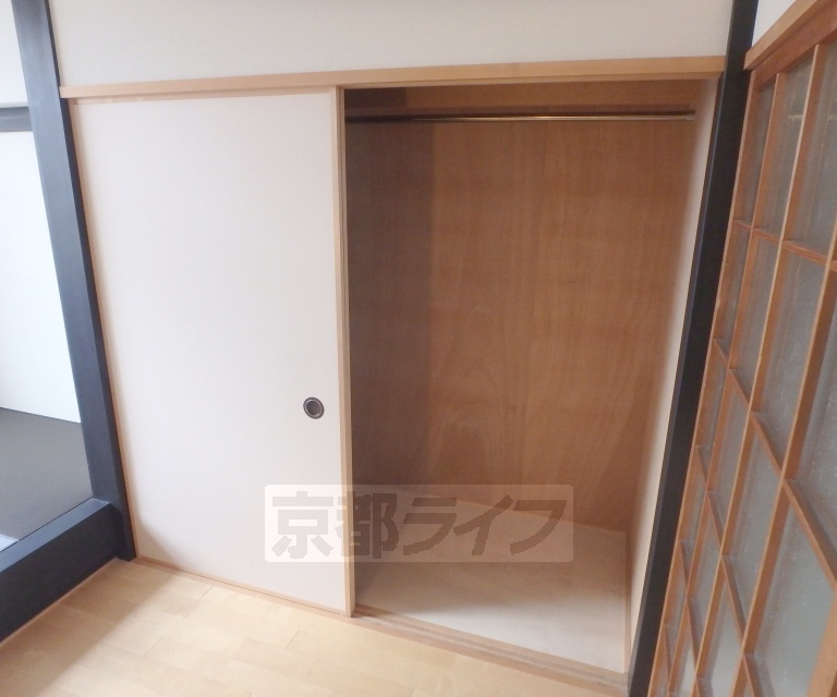 収納　天井高で大容量のクローゼットです。