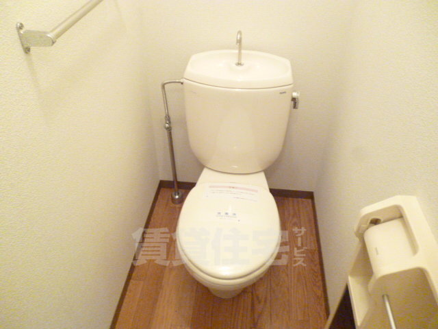 ＪＲ阪和線 堺市駅 徒歩5分 2階建 築32年のトイレ写真
