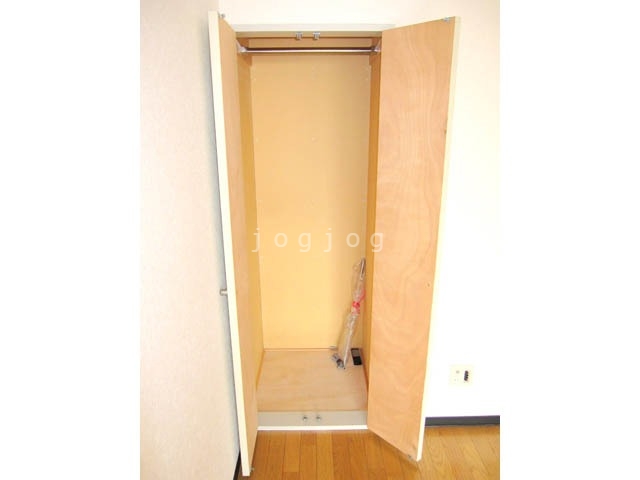 収納　同間取別号室の写真となります。