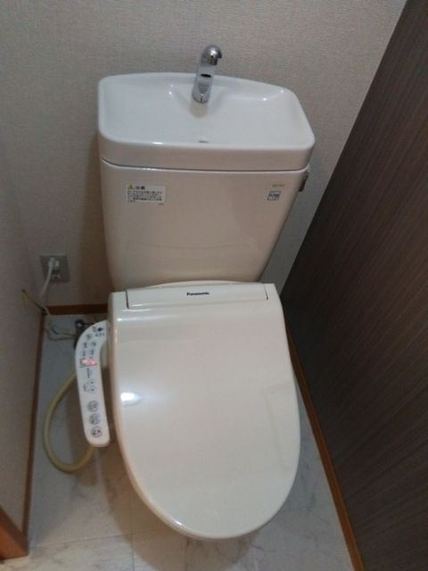 【フラワーガーデン　IIのトイレ】