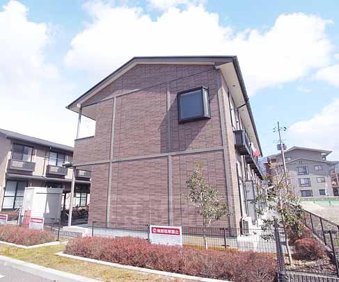 京都市左京区岩倉中河原町のアパートの建物外観