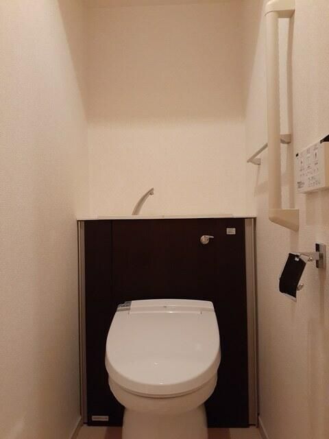 【レクセラ　IIIのトイレ】