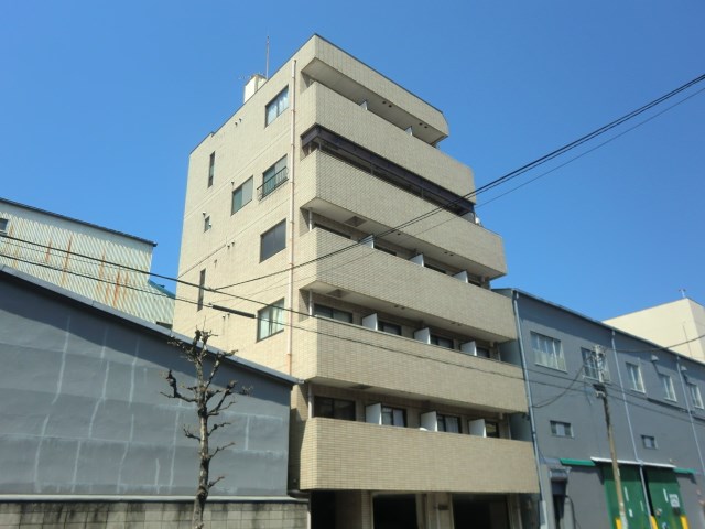 【墨田区横川のマンションの建物外観】