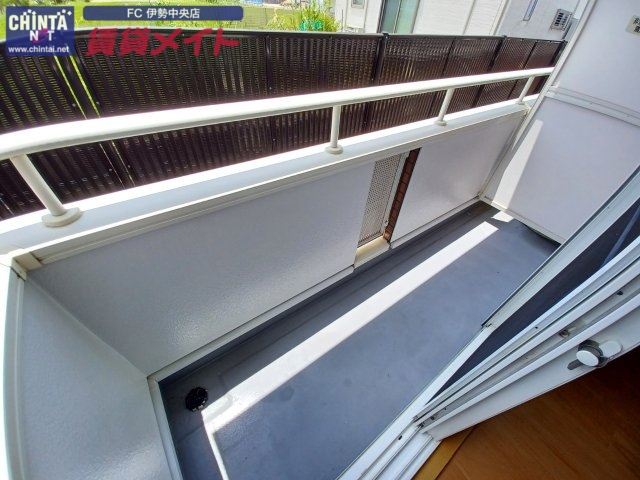 バルコニー　同物件別室反転タイプ画像