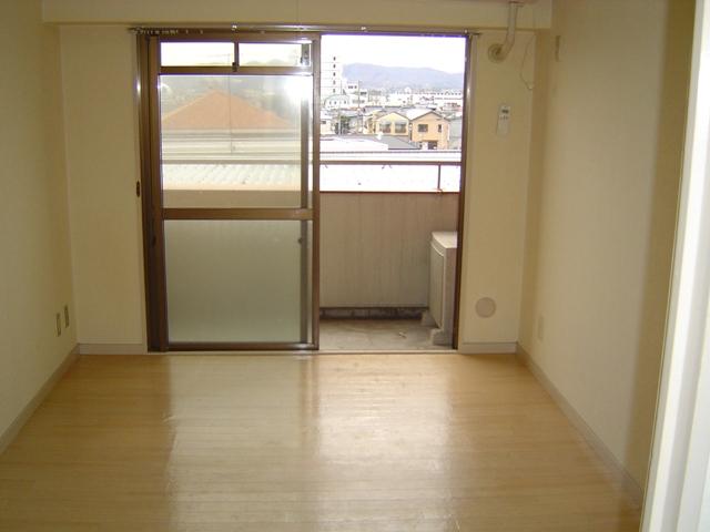 居室・リビング　現状優先となります