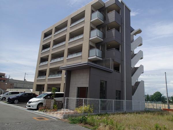 藤井寺市林のマンションの建物外観