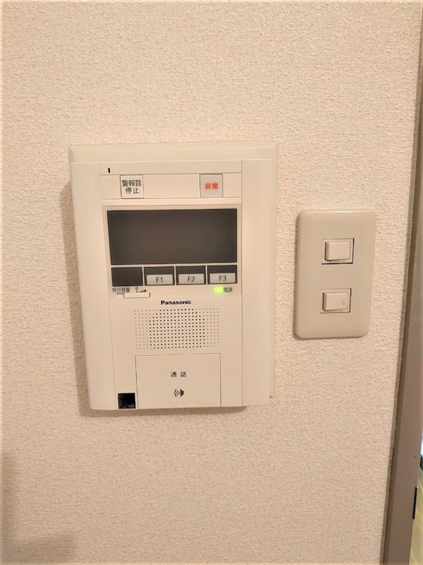 セキュリティ　来訪者が確認できる女性に安心の「TVモニターホン」