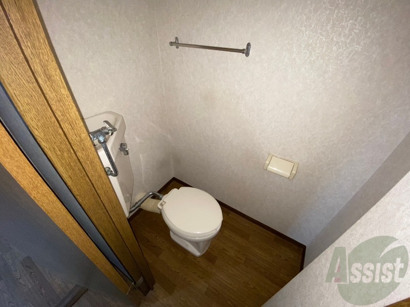 トイレ　こちらはトイレです。清潔感があり、安心して使用できます。