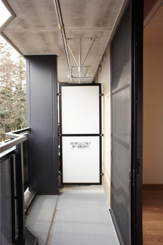 バルコニー　図面と現状に相違がある場合には現状を優先