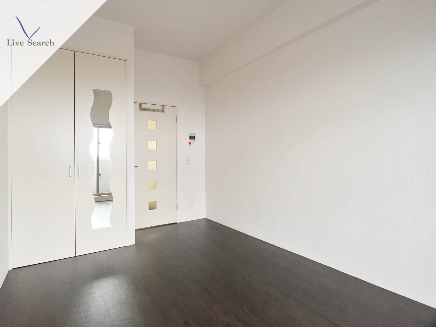 居室・リビング　こちらの居間で趣味の時間をお楽しみください