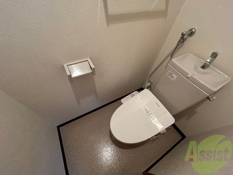 トイレ　ウォシュレット機能がついたトイレ。安心して使用できますね。