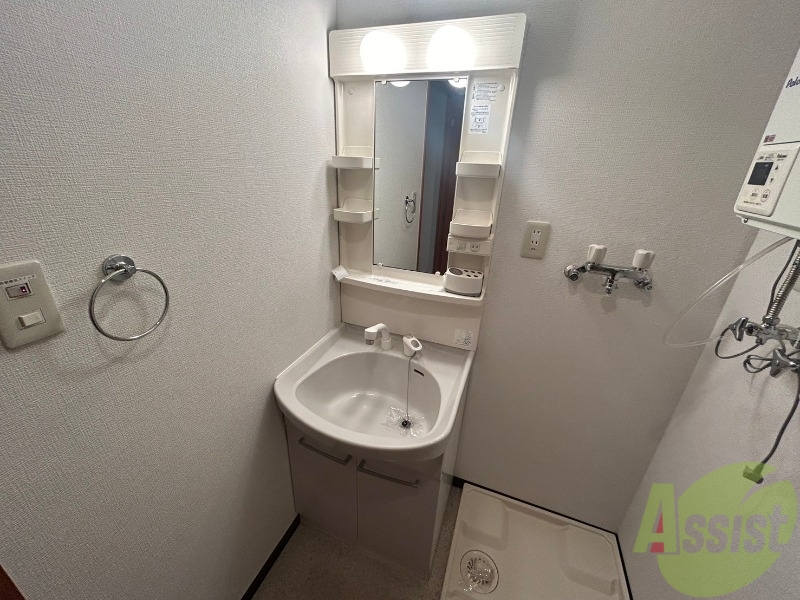 洗面設備　シャンプードレッサー。身支度はここでばっちりですね。