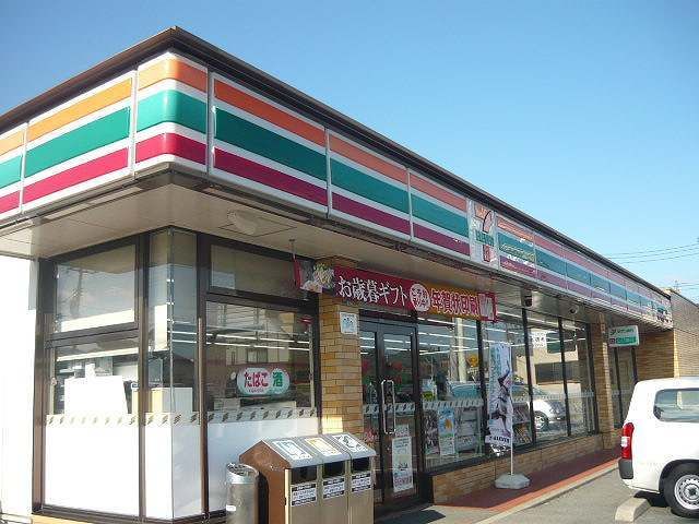 コンビニ　セブンイレブン（コンビニ）まで200m
