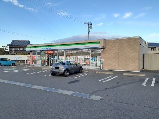 コンビニ　ファミリーマート 鈴鹿南玉垣店（コンビニ）まで283m