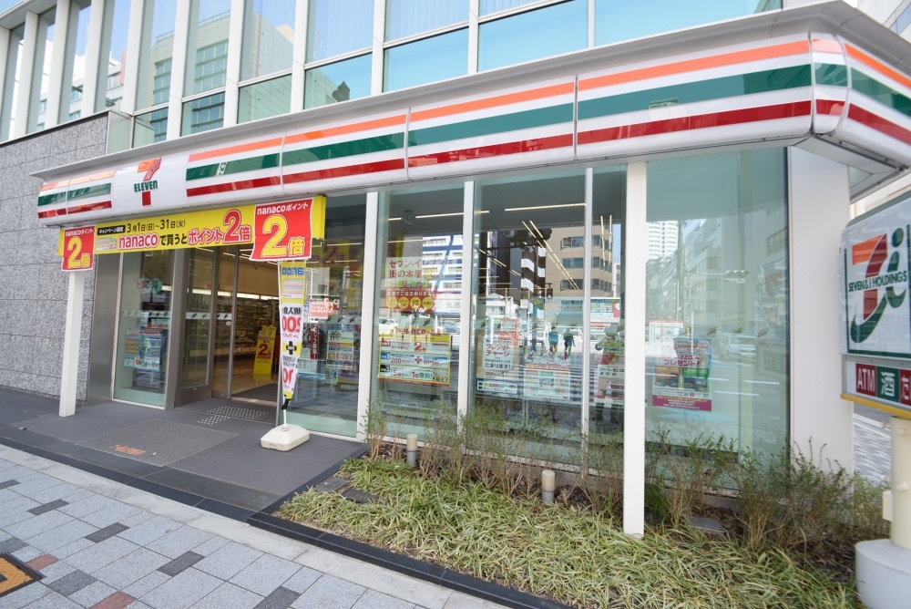 コンビニ　セブンイレブン　大阪本町１丁目店（コンビニ）まで598m
