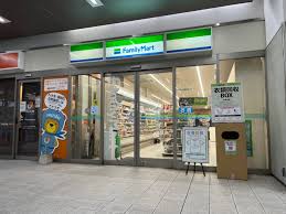 コンビニ　ファミリーマートJR九大学研都市駅店（コンビニ）まで376m
