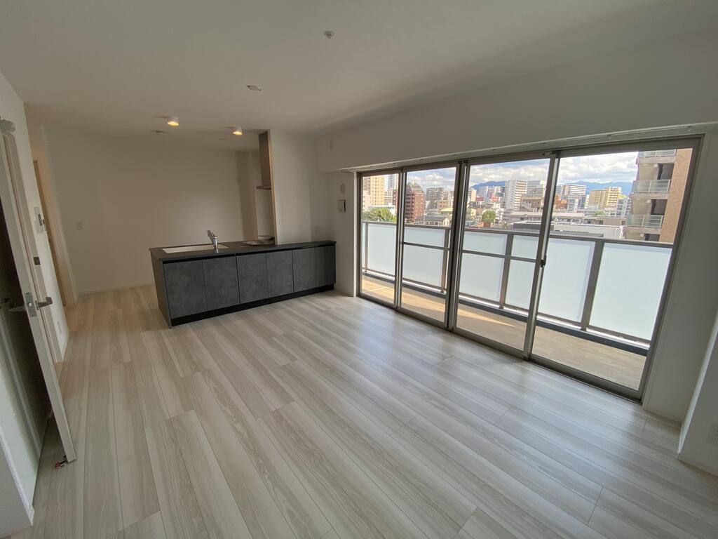 居室・リビング　前回時の写真です。現況優先します。