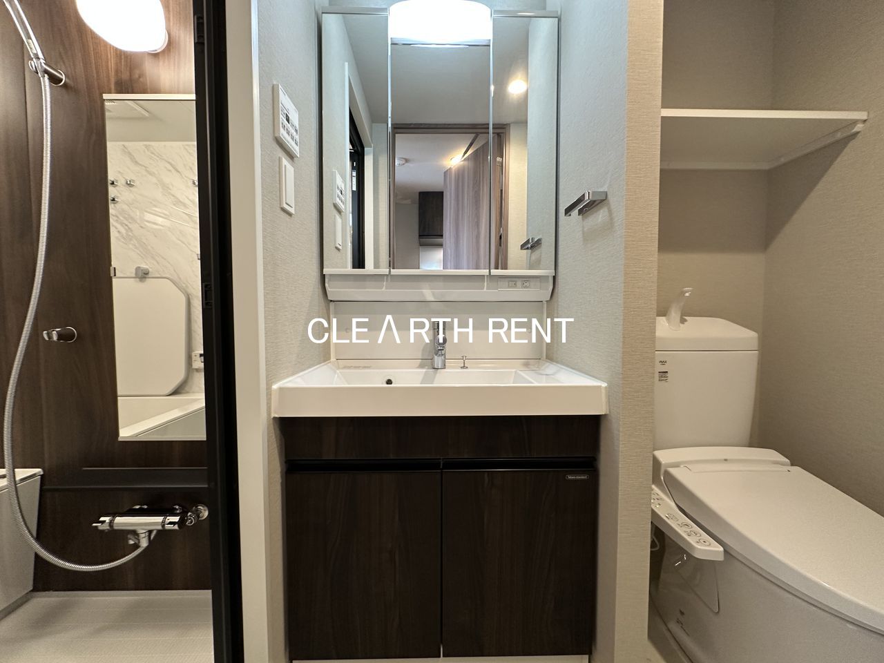 洗面設備　人工大理石のカウンター一体型の洗面ボウル