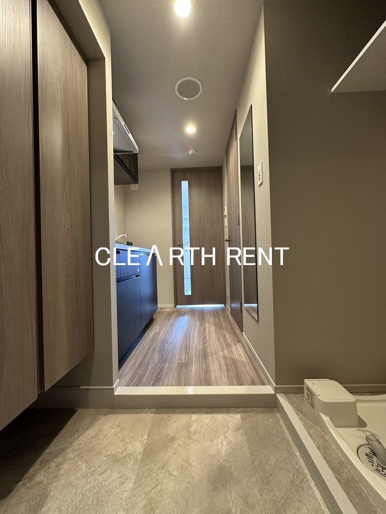 玄関　全身姿見ミラー付きの玄関/人感センサー対応