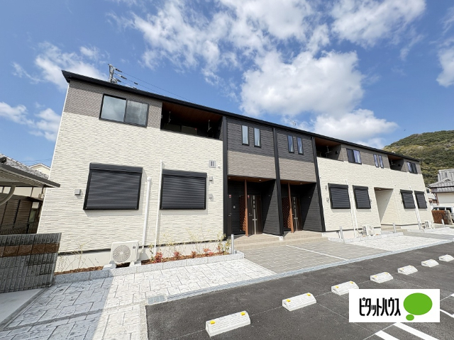 建物外観　建築中