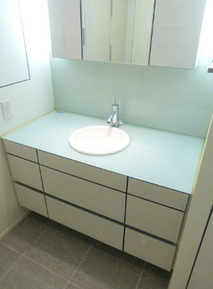 洗面設備　※別部屋の参考写真です。