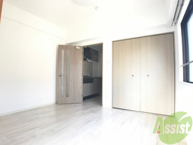 居室・リビング　リビングは日当たりも良くお部屋を明るく照らしてくれますね。