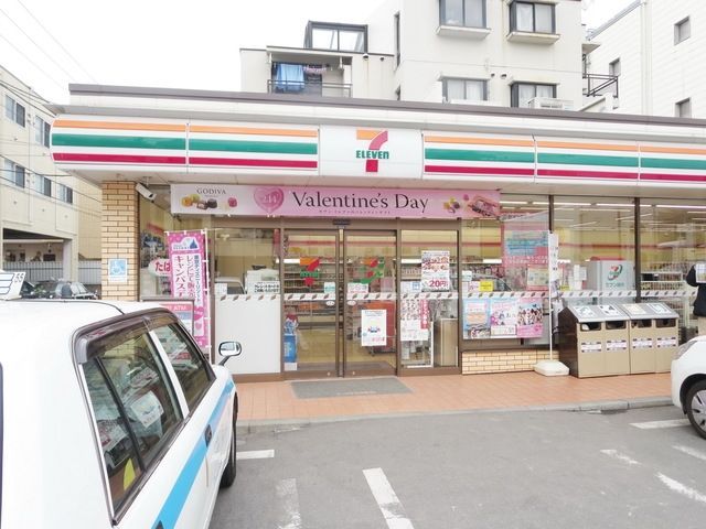 コンビニ　セブンイレブン川崎久末店（コンビニ）まで889m