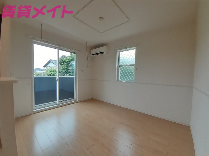 居室・リビング　同タイプ部屋写真です。