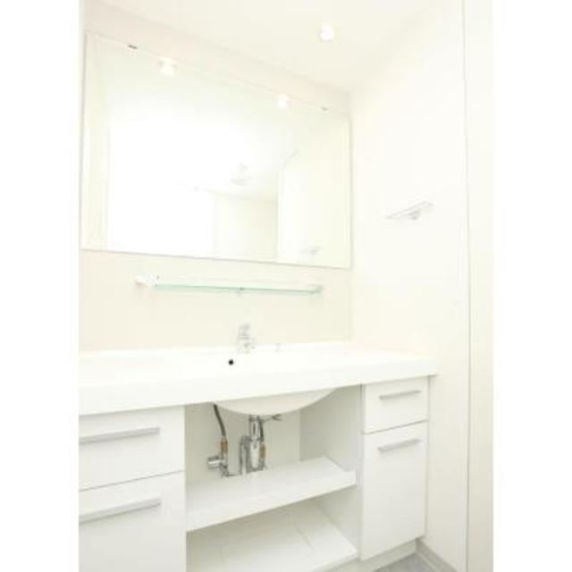 洗面設備　※写真は同タイプ住戸です。