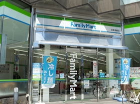 コンビニ　ファミリーマート（コンビニ）まで90m