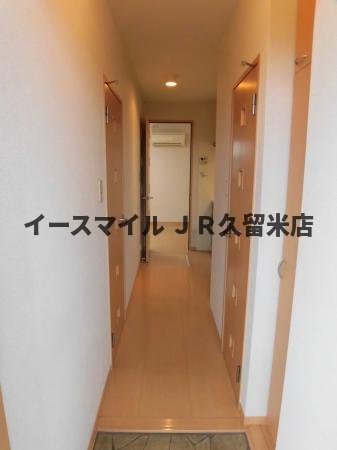 玄関　収納もある玄関です