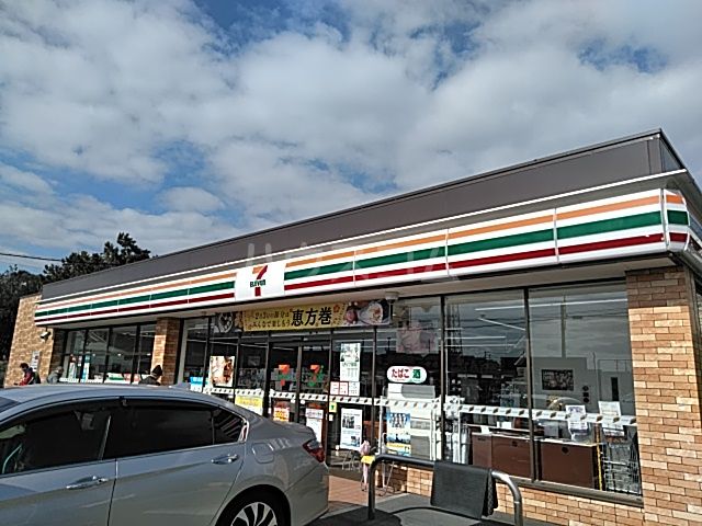 コンビニ　セブンイレブン 高槻唐崎西1丁目店（コンビニ）まで492m