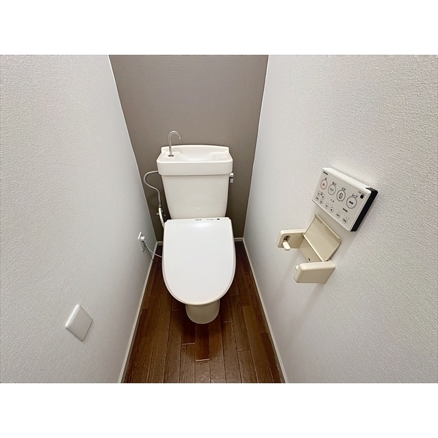 トイレ　快適なシャワートイレです