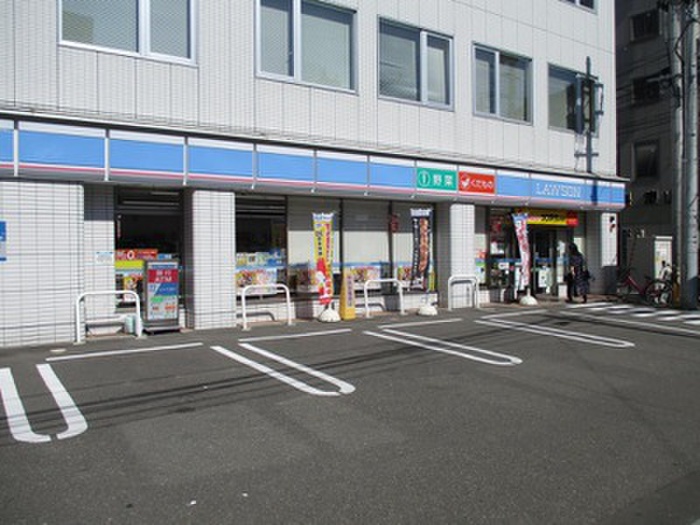 コンビニ　ローソン仙台木町通一丁目店（コンビニ）まで195m