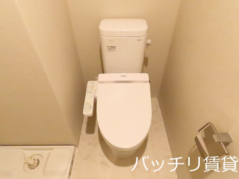 トイレ　同型タイプの写真になります　現状優先
