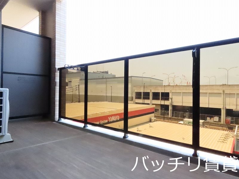 バルコニー　同型タイプの写真になります　現状優先