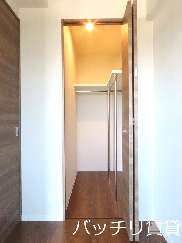 収納　同型タイプの写真になります　現状優先