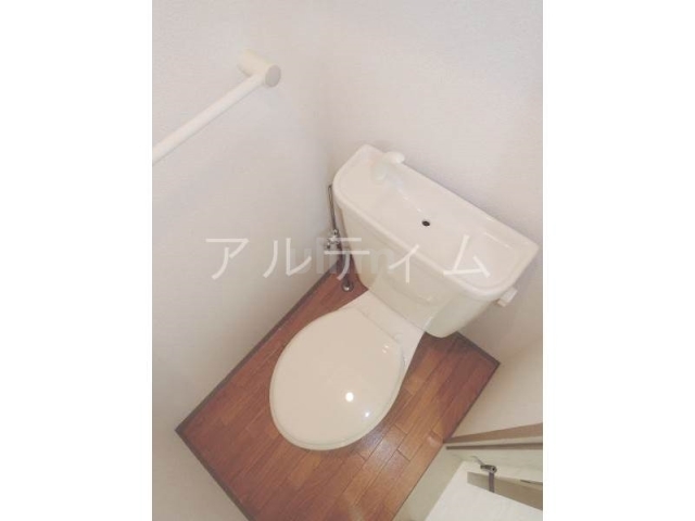 トイレ　別室の画像です、ご参考までに