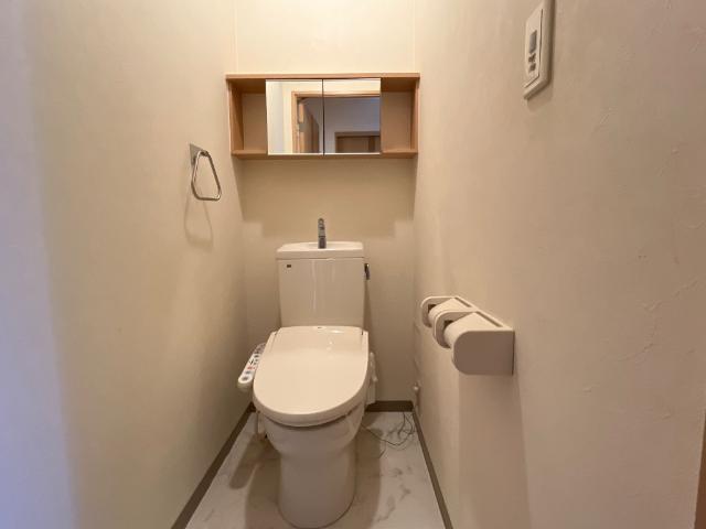 トイレ　トイレ